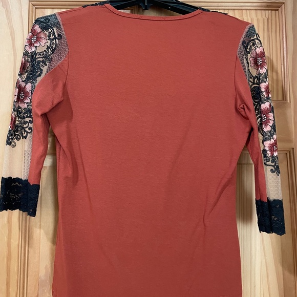 Eden Rose Top - Picture 2 of 2